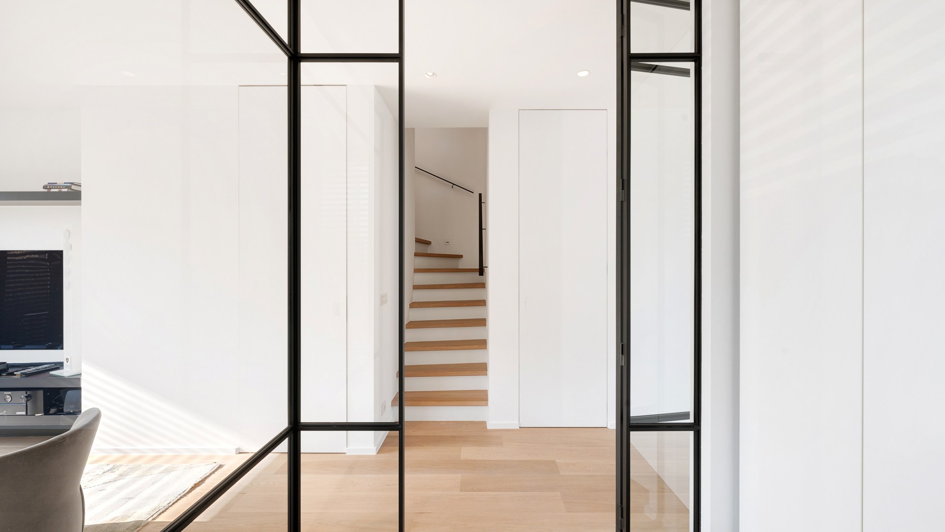 Centraal gelegen 3-gevelwoning in hedendaagse stijl – Bouwjaar 2014 