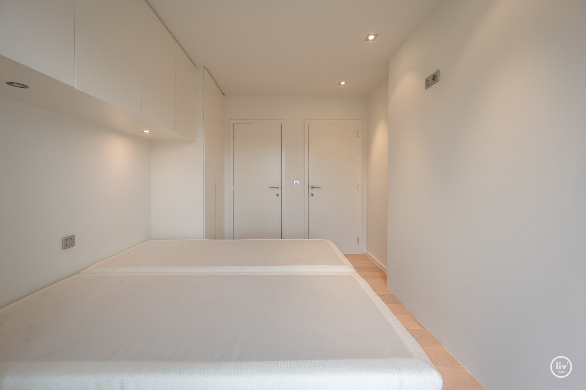 Penthouse ensoleillé avec de grandes terrasses dans un emplacement de premier choix près de l'avenue Dumortier et de l'avenue Lippens 🌟 