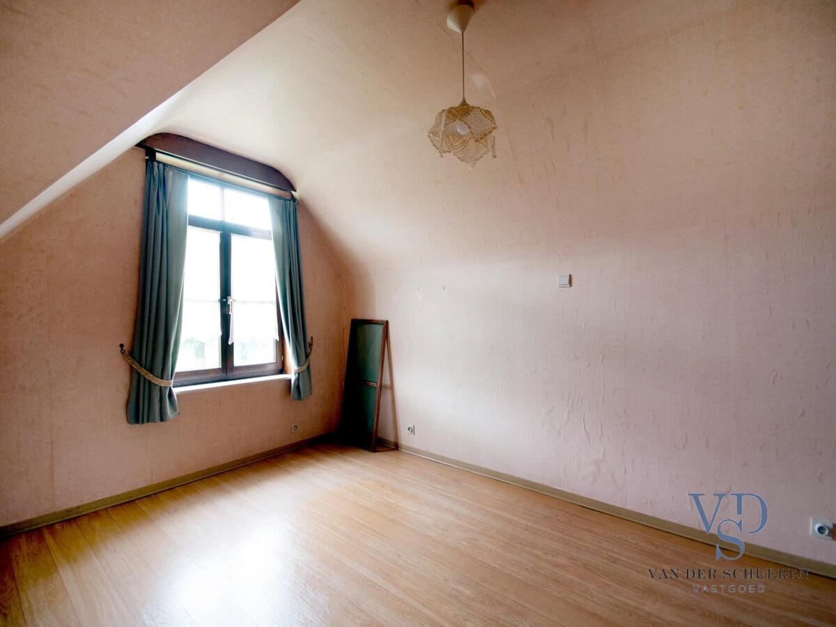 Degelijke villa op bijna 5000 m2 - exclusieve ligging nabij de Schelde in doodlopende straat ! 