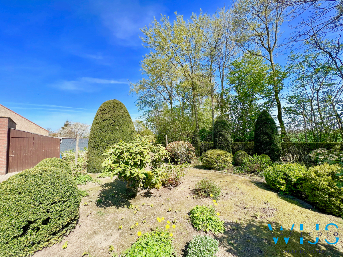 Stevige bungalow op een prachtig perceel van 925 m² te SLEIDINGE ! 