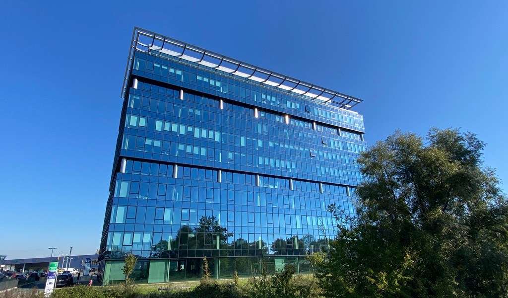 Instapklaar kantoorgelijkvloers te huur in Blue Towers in Gent