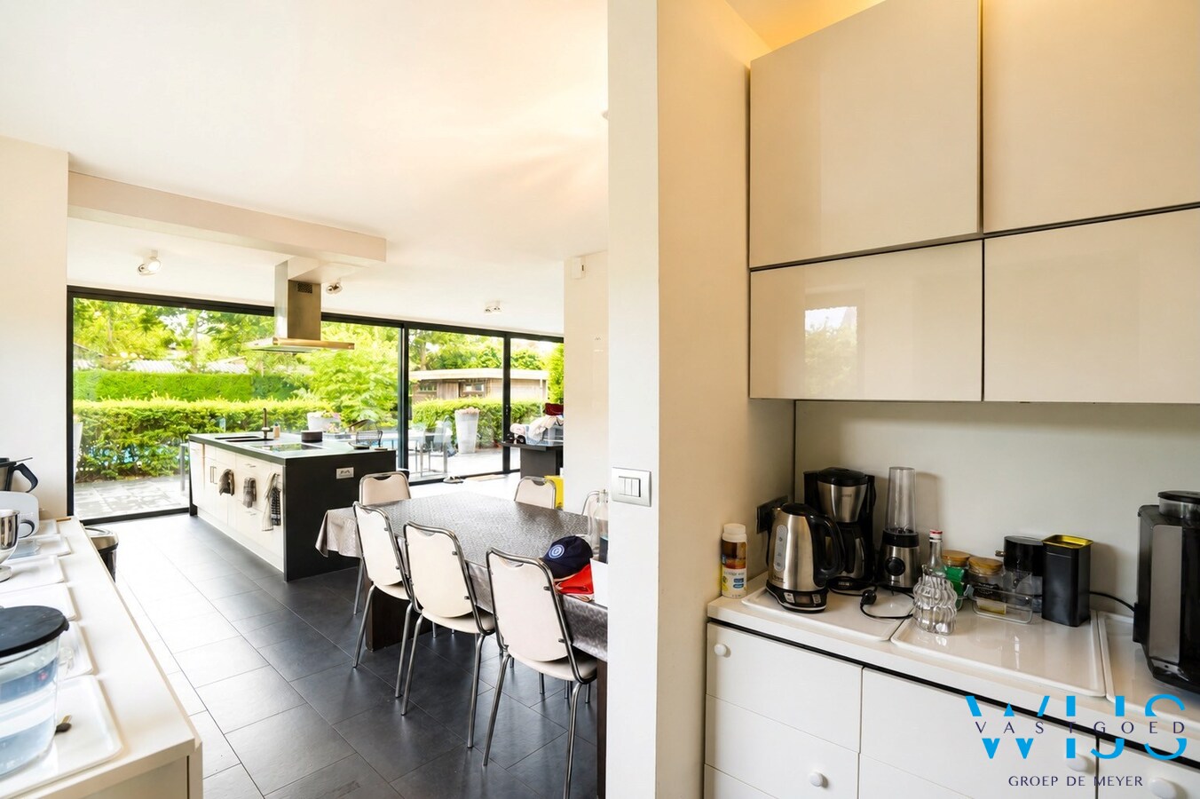 Instapklare open bebouwing met verwarmd zwembad op toplocatie in Sleidinge 