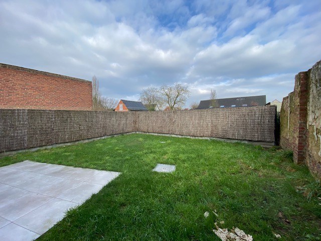 Zeer recent gelijkvloers appartement met 2 slaapkamers en grote tuin! 