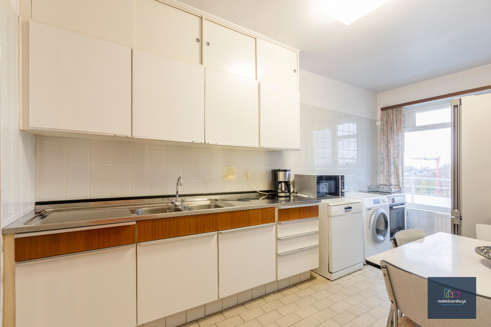 Mooi 3 slaapkamerappartement met parkeerplaats nabij Gent -Sint-Pieters 