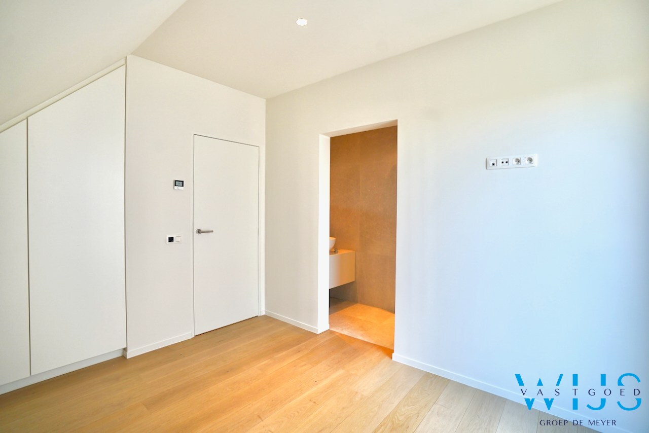 Luxues afgewerkt 2 slaapkamer appartement IN het centrum Ertvelde ! 
