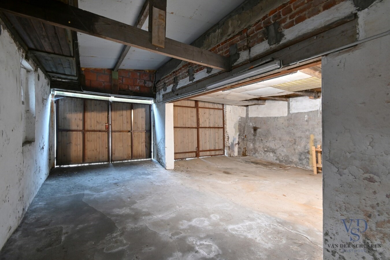 Woning met belendend perceel weiland 