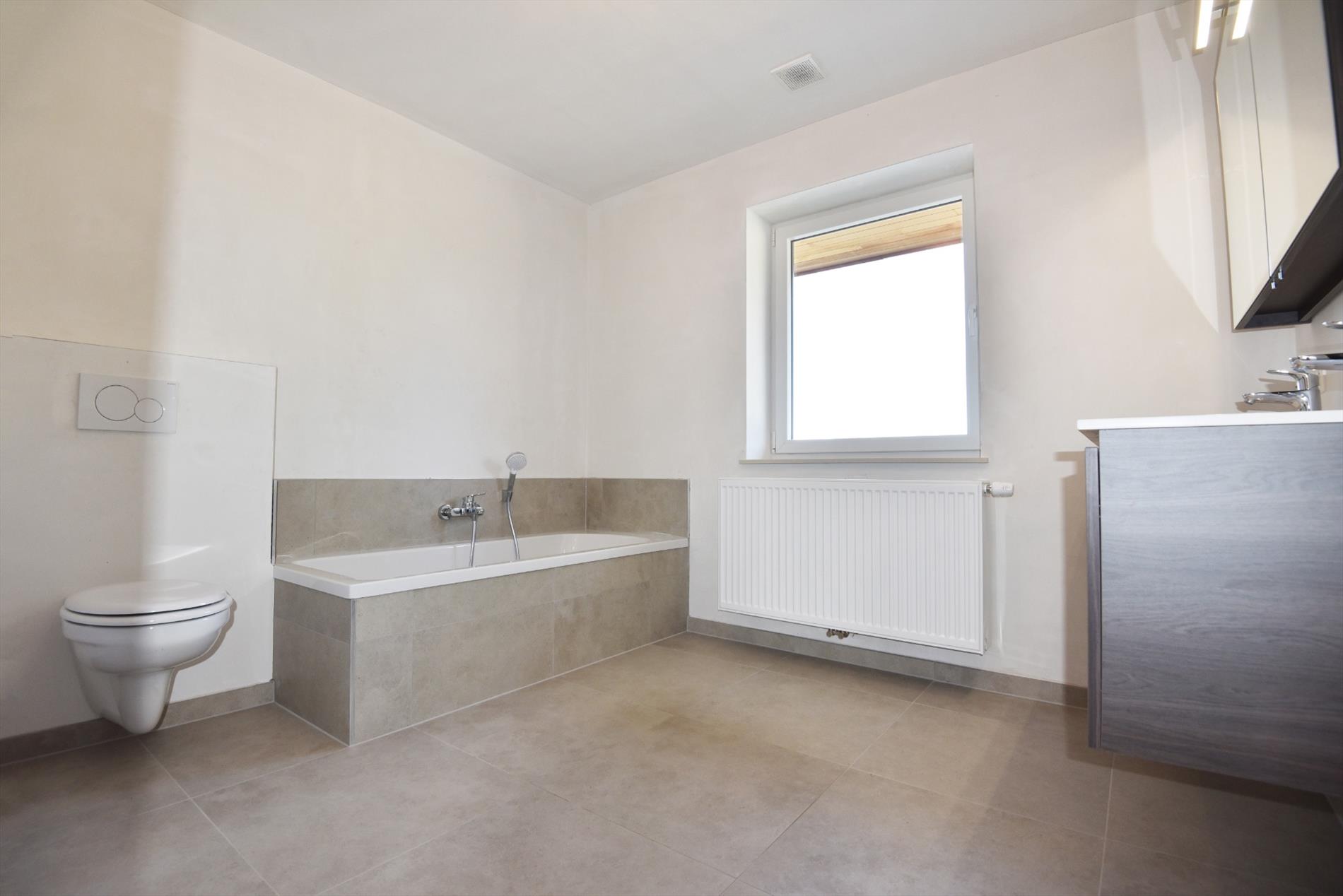 NIEUWBOUW HOB met 3 slpks en tuin te ADEGEM 