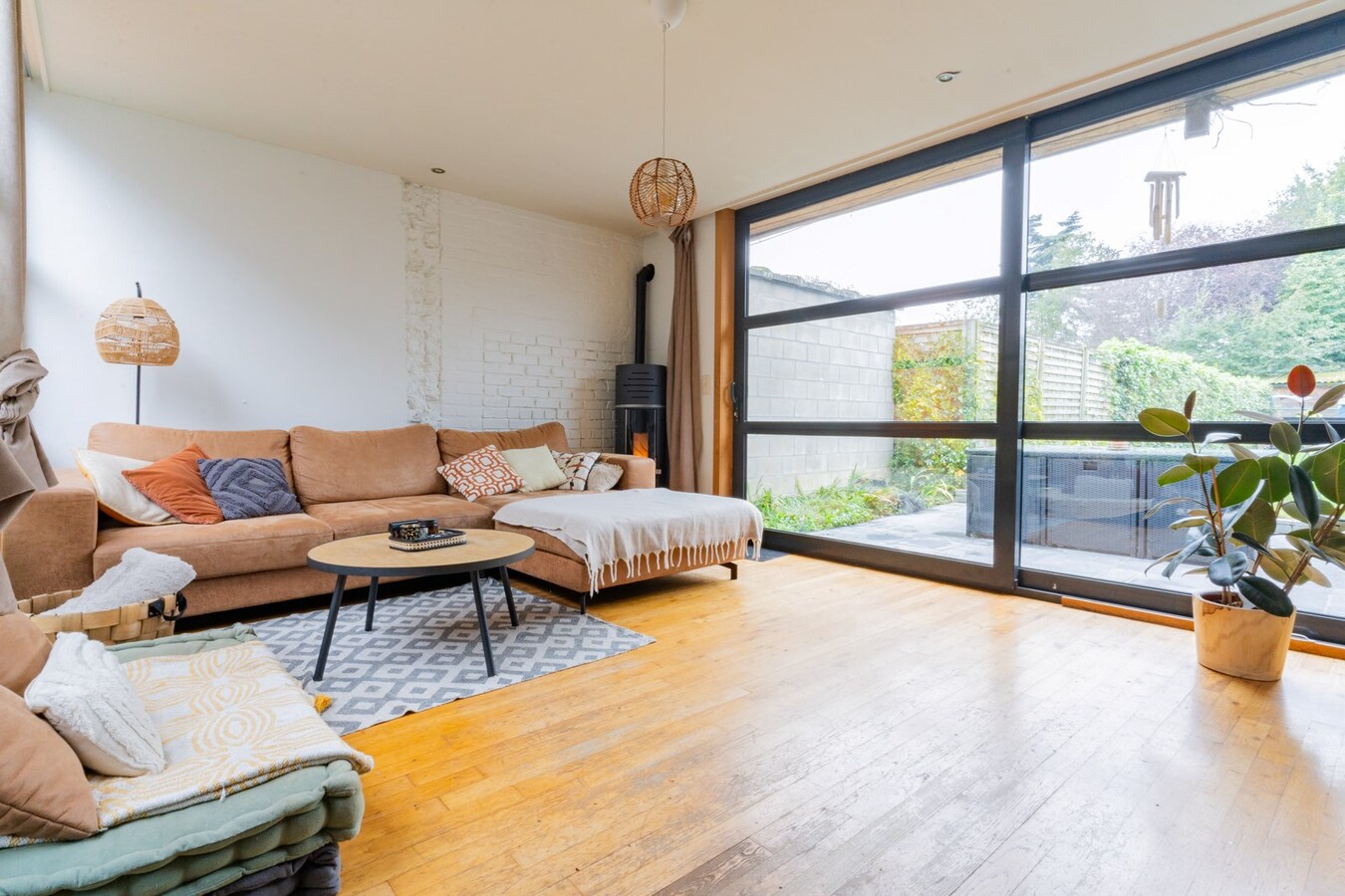 Maison atypique avec jardin et garage, COUP DE COEUR !! 