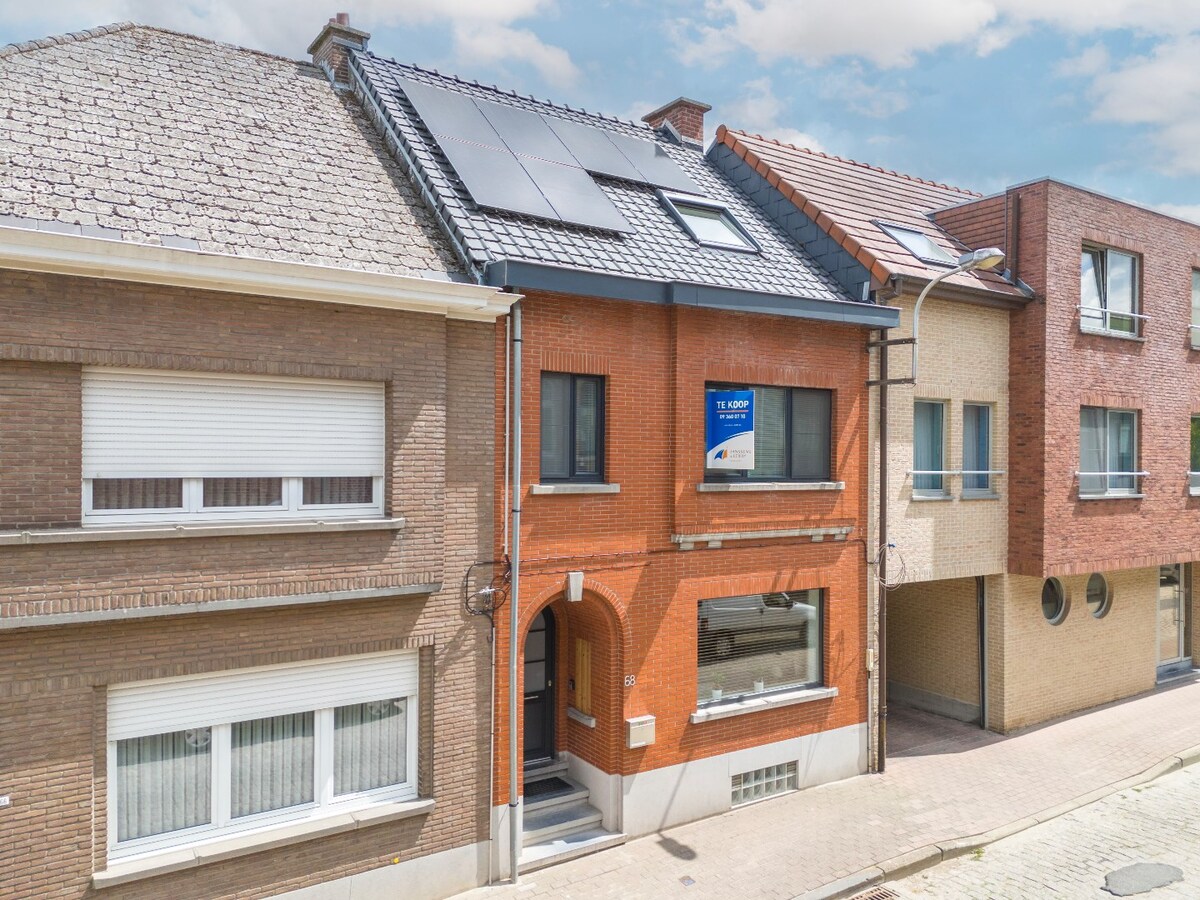 Energiezuinige en ruime stadswoning met tuin te Bevegem 