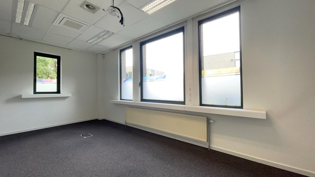 Kantoren te huur op bedrijventerrein Veldkant te Kontich