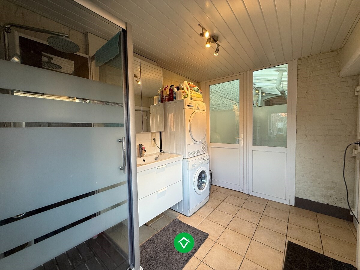 Gezellige rijwoning met 2 slaapkamers en tuin te centrum Roeselare 