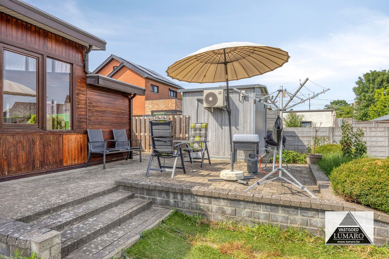 Mooi gelegen vrijstaande woning met 2 slaapkamers, garage, tuin. 