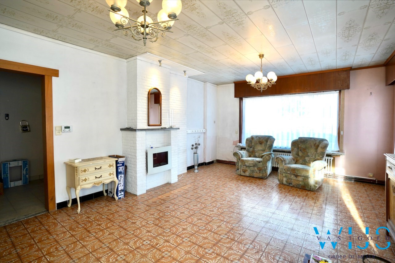 Volwaardig woonhuis met bijgebouwen te Wippelgem ! 