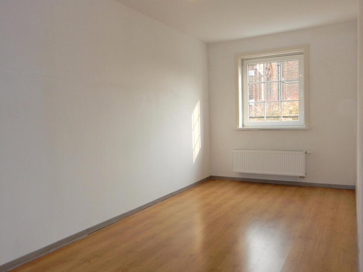 Ruime gerenoveerde woning 