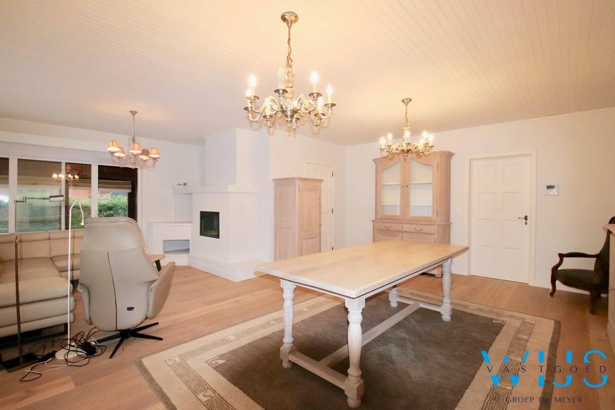 Zeer ruim instapklaar woonhuis ! 