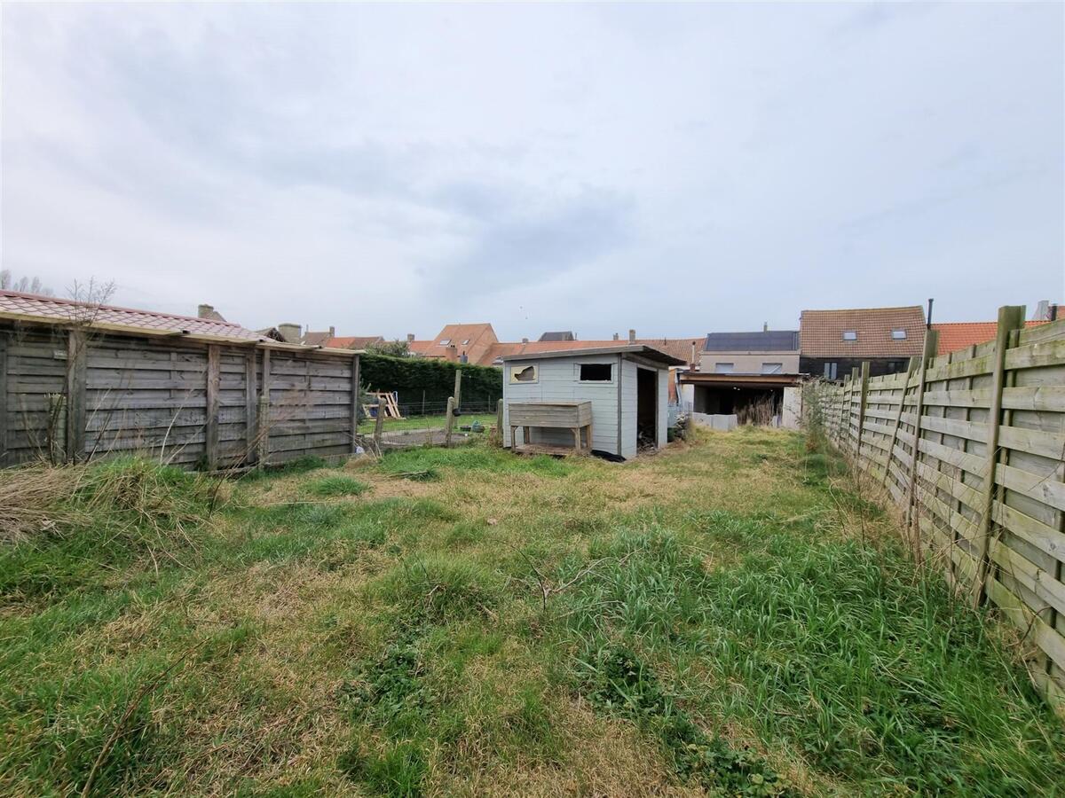 Woning met garage in ruwbouw op 400m² grond - Lissewege 