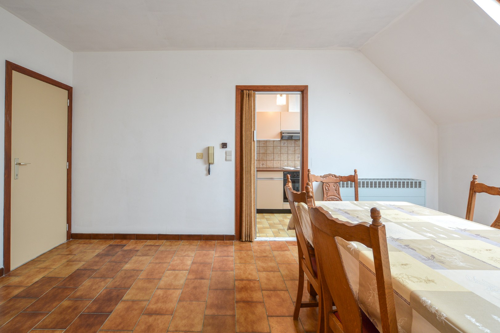 Interessante opbrengsteigendom met 5 volledig verhuurde appartementen in het centrum van Oudenburg 