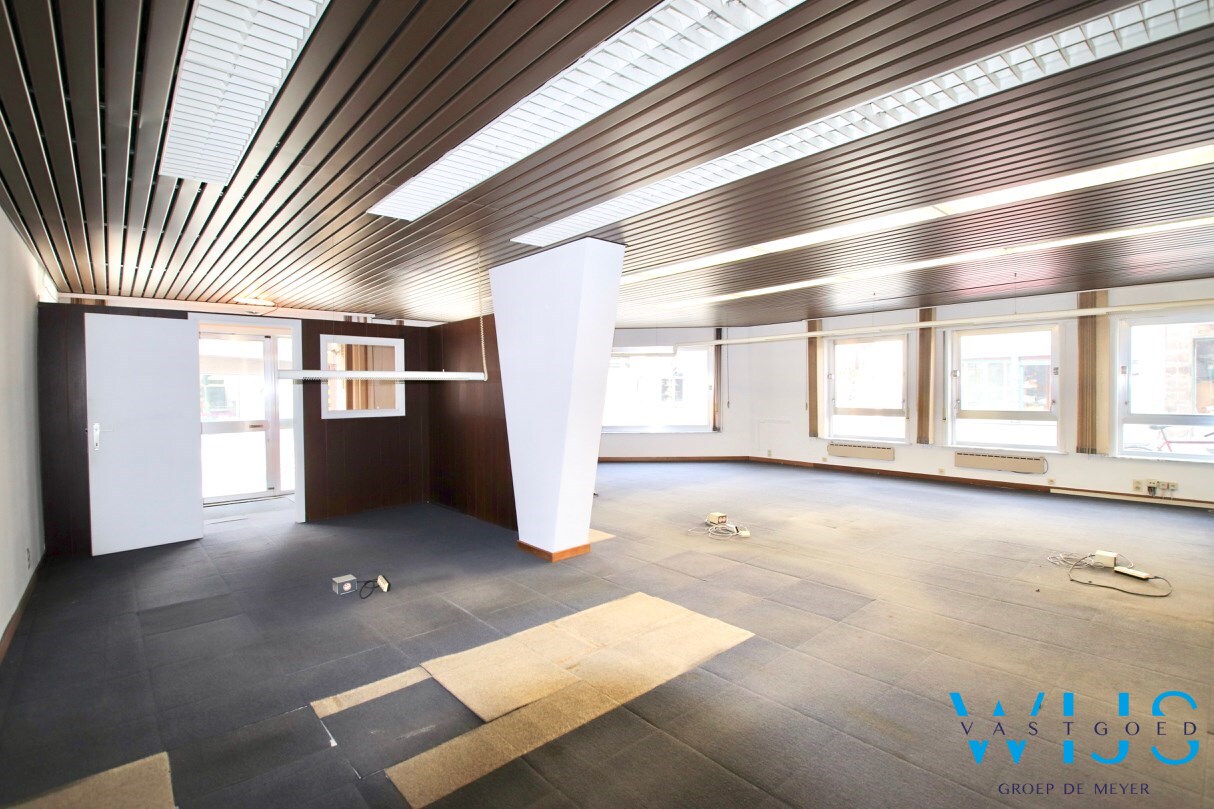 Goed gelegen handelspand te Wachtebeke ! 