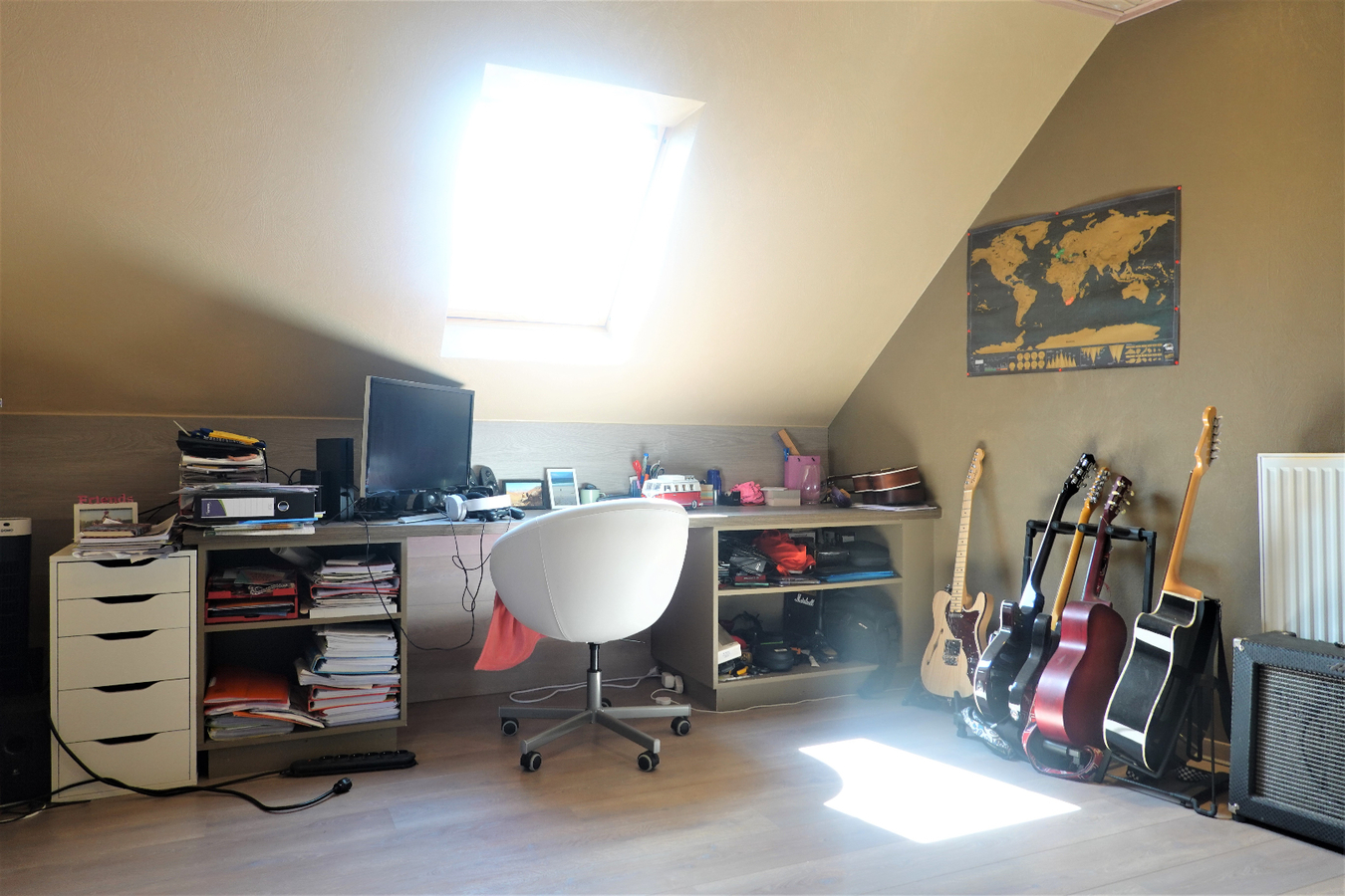 Knusse woning met grote tuin 