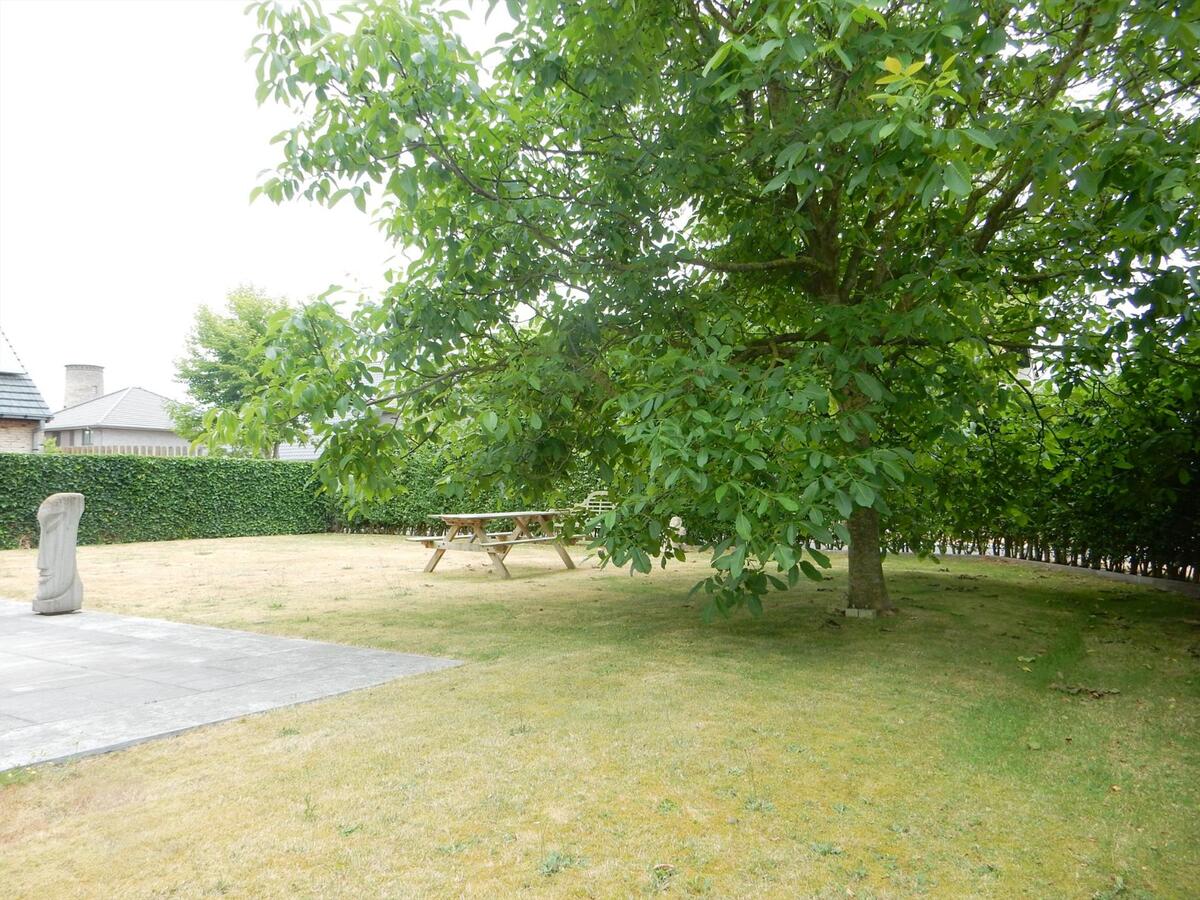 Alleenstaande villa met zonnige tuin op fantastische locatie 