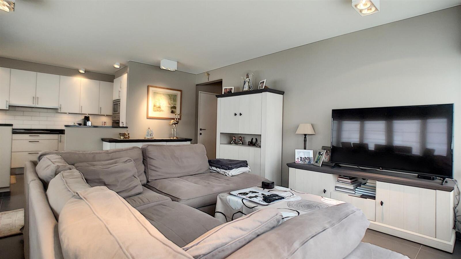 Knap, goed gelegen hoekappartement - Heist 