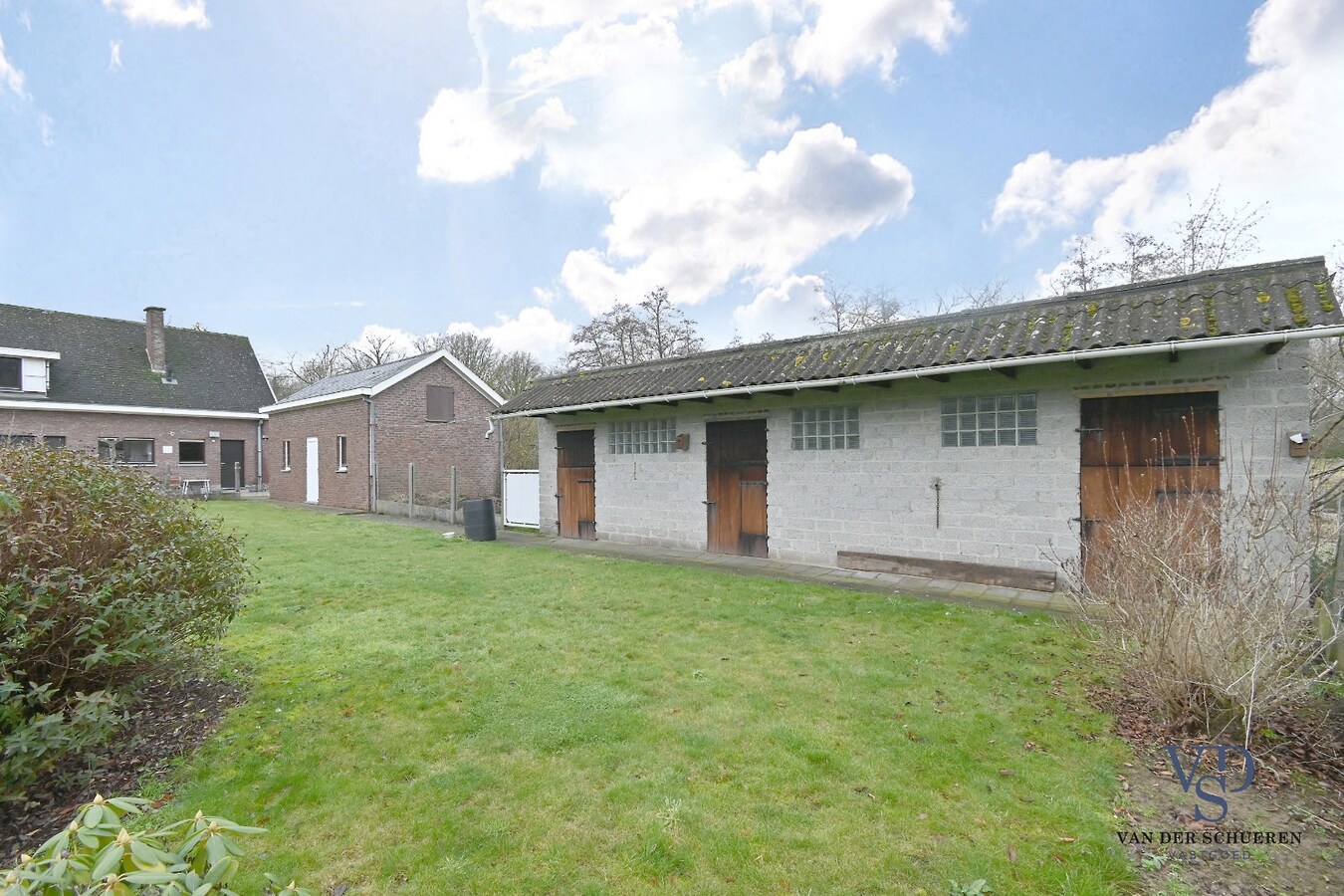 Degelijke eigendom met mogelijkheden 