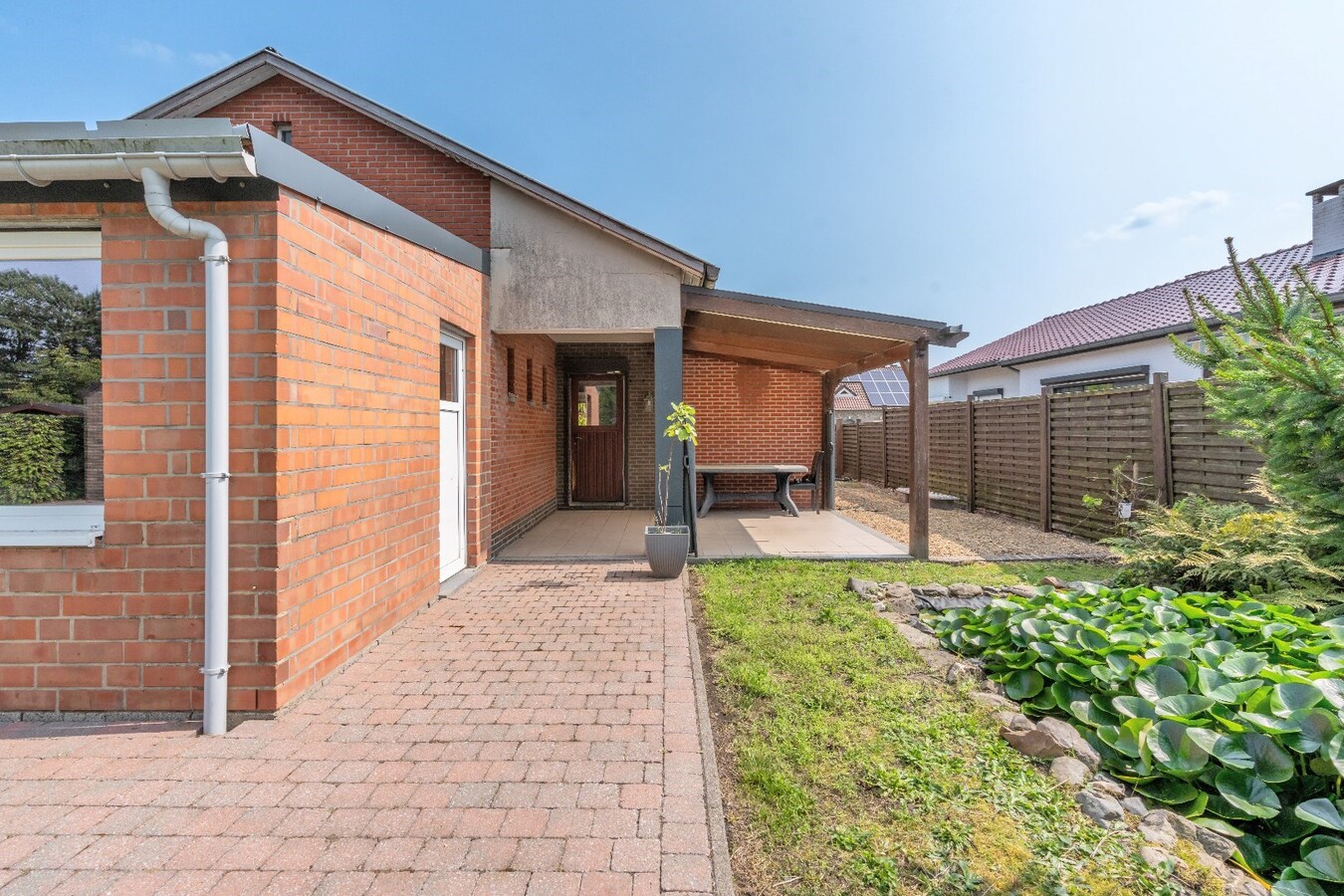 Ruime woning met drie slaapkamers 