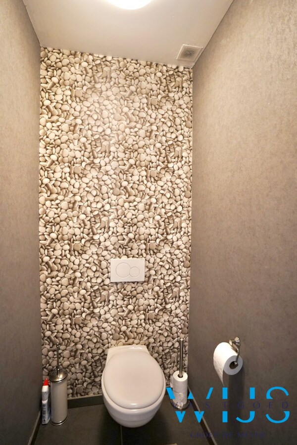 INSTAPKLAAR woonhuis met ZUIDgerichte tuin te Boekhoute ! 