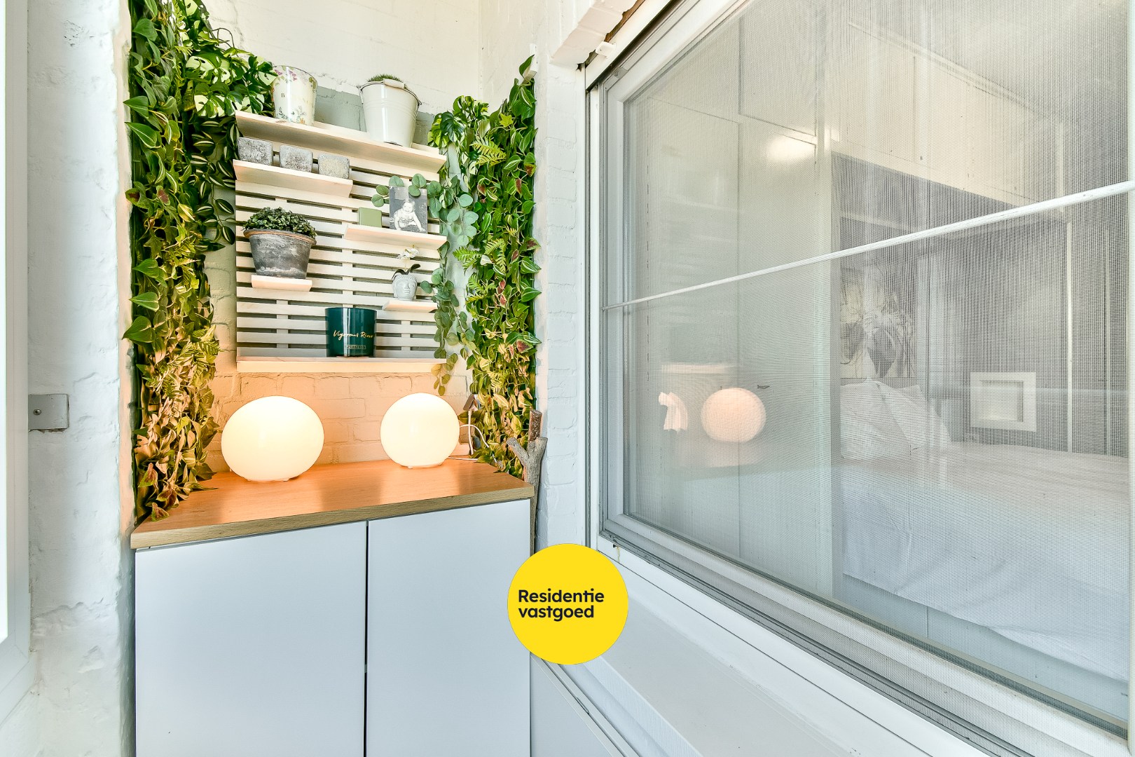 Instapklaar twee-slaapkamer-appartement op mooie locatie 