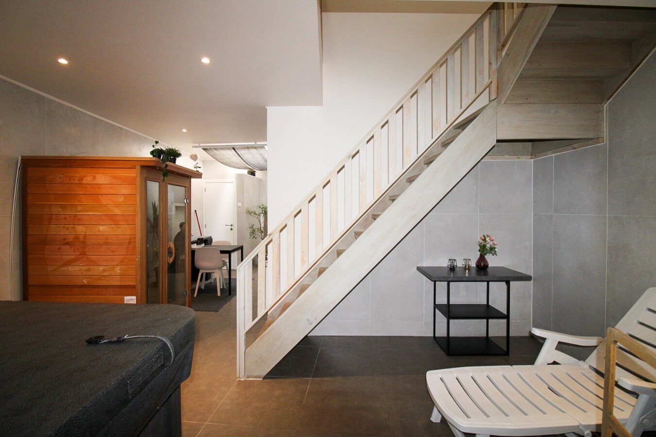 Veelzijdig handelshuis met woonst en luxueuze B&amp;B op toplocatie aan de Markt van Temse! 