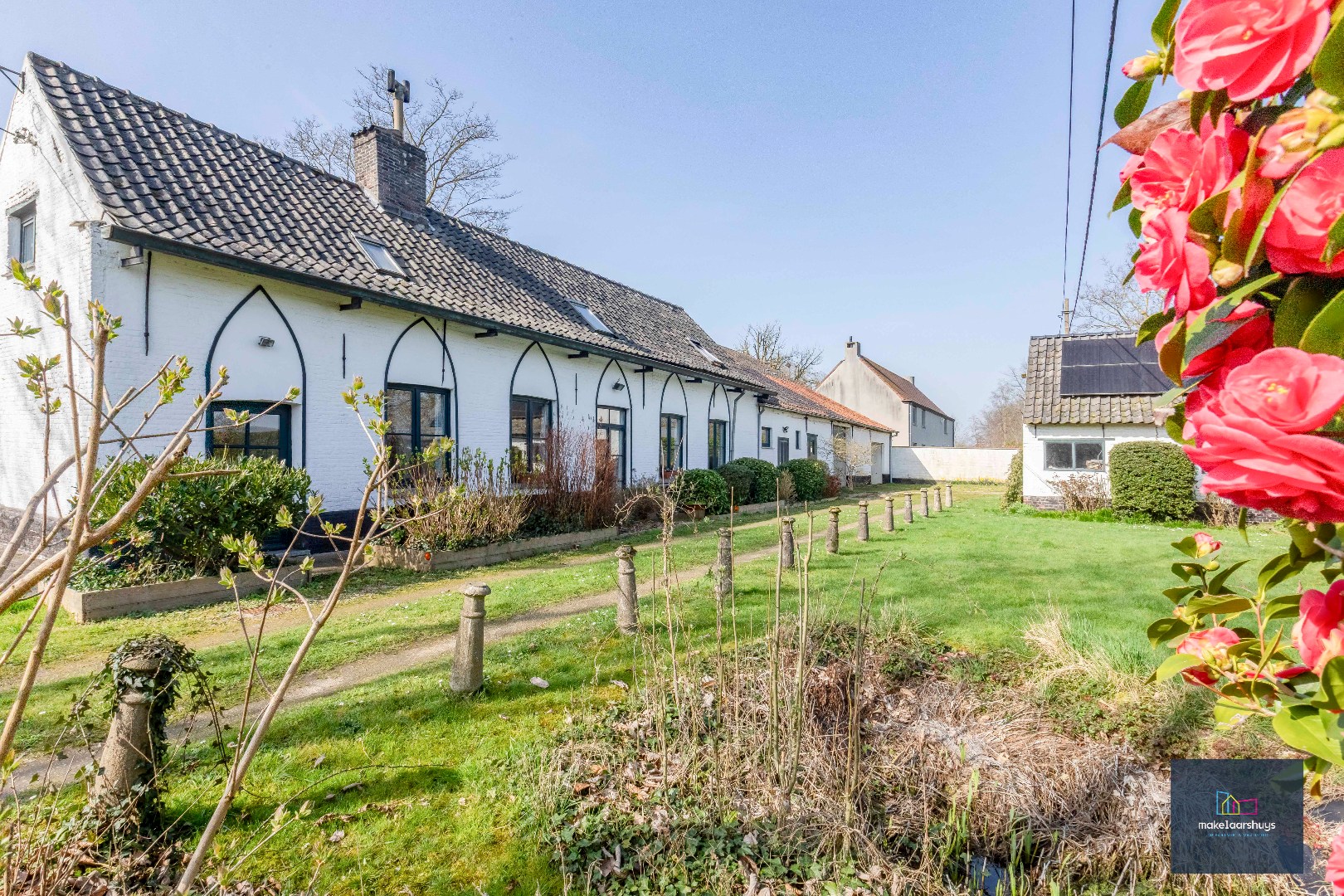 Unieke hovenierswoning op een perceel van 1 ha 18a 84ca 