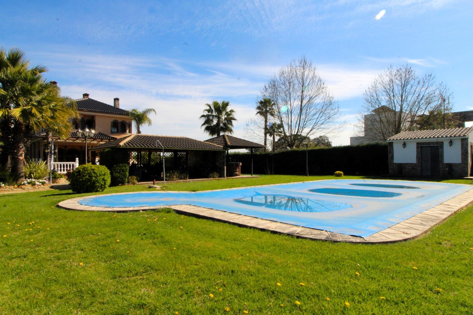 Villa te koop in Badajoz