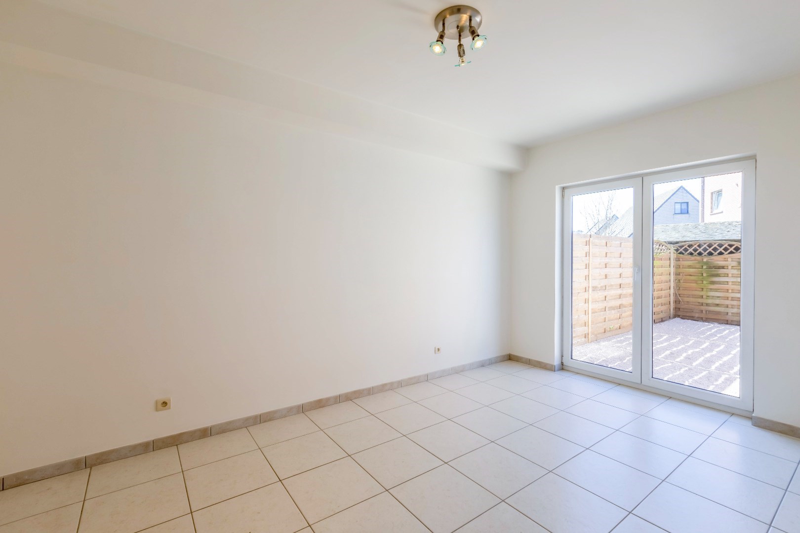 Comfortabel gelijkvloers 1slp. app. nabij het centrum van Sint-Amandsberg 