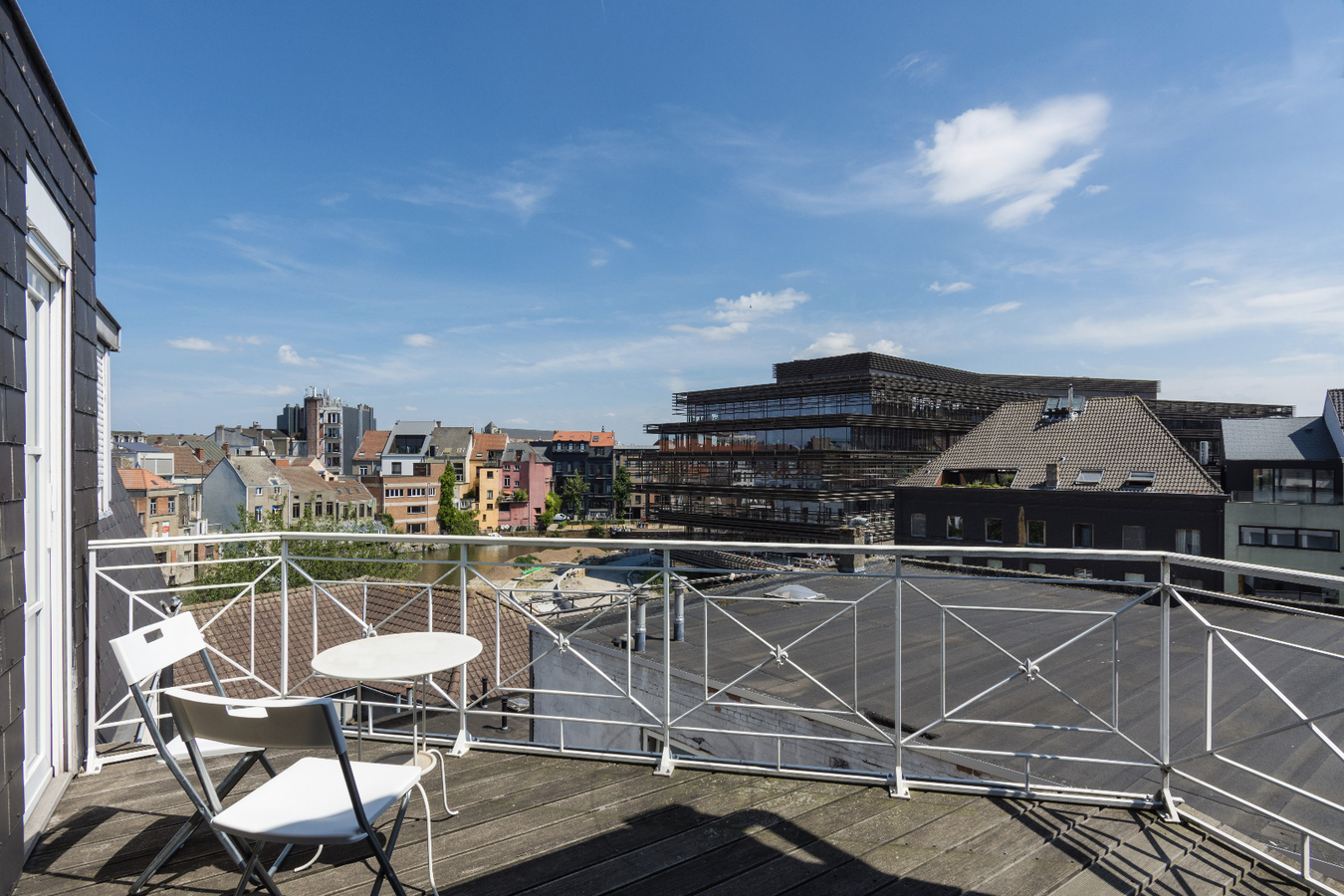 Unieke penthouse met zonneterras en uitzicht op De Krook 