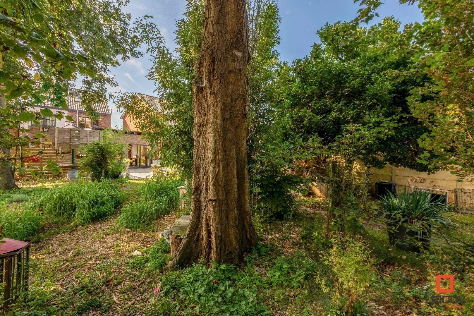 Instapklare woning met karakter en uitzonderlijke tuin van 390 m² 