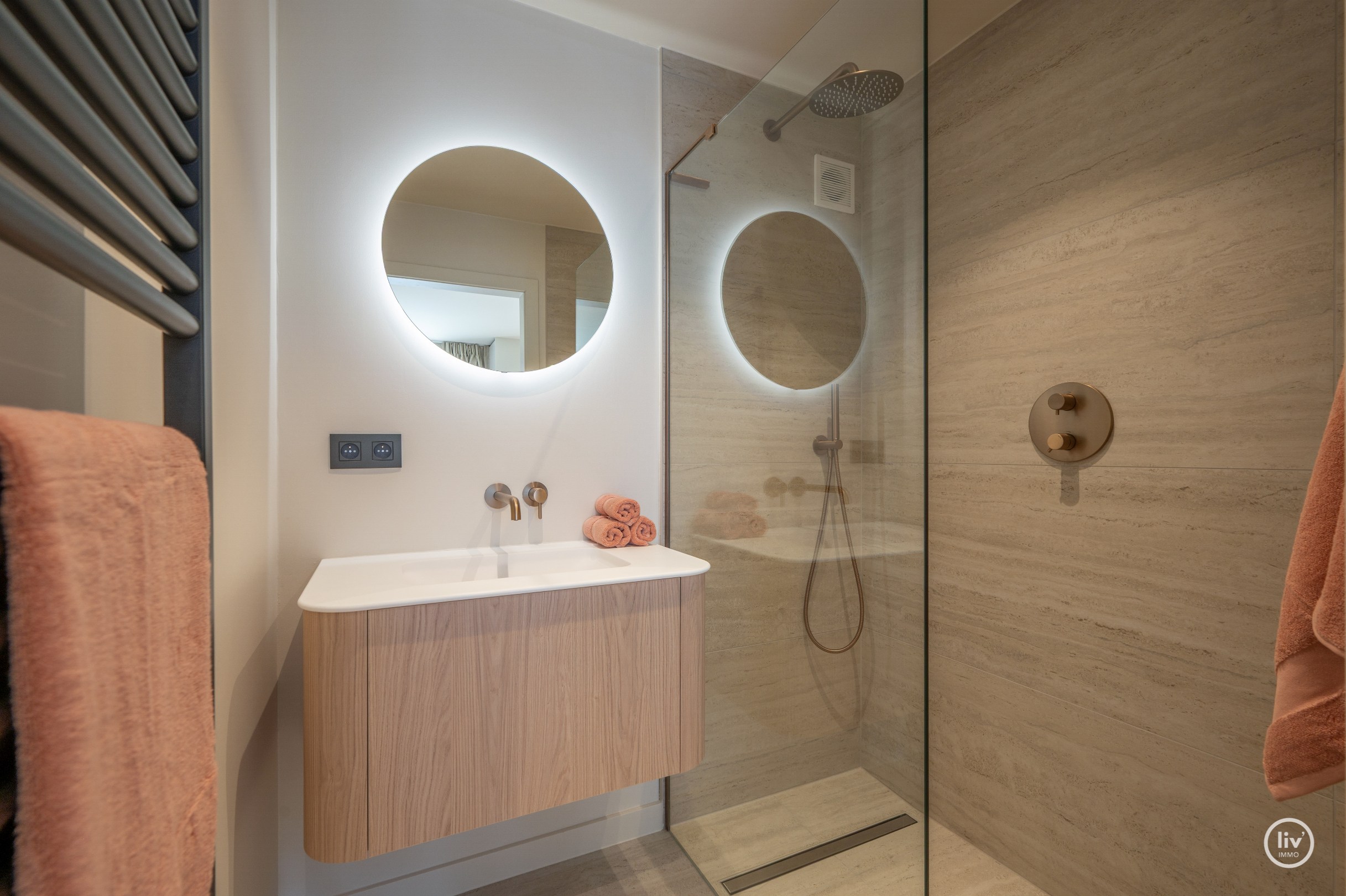 Bel appartement rénové de 3 chambres dans un emplacement de premier choix dans la rue Mosselman à Knokke. 