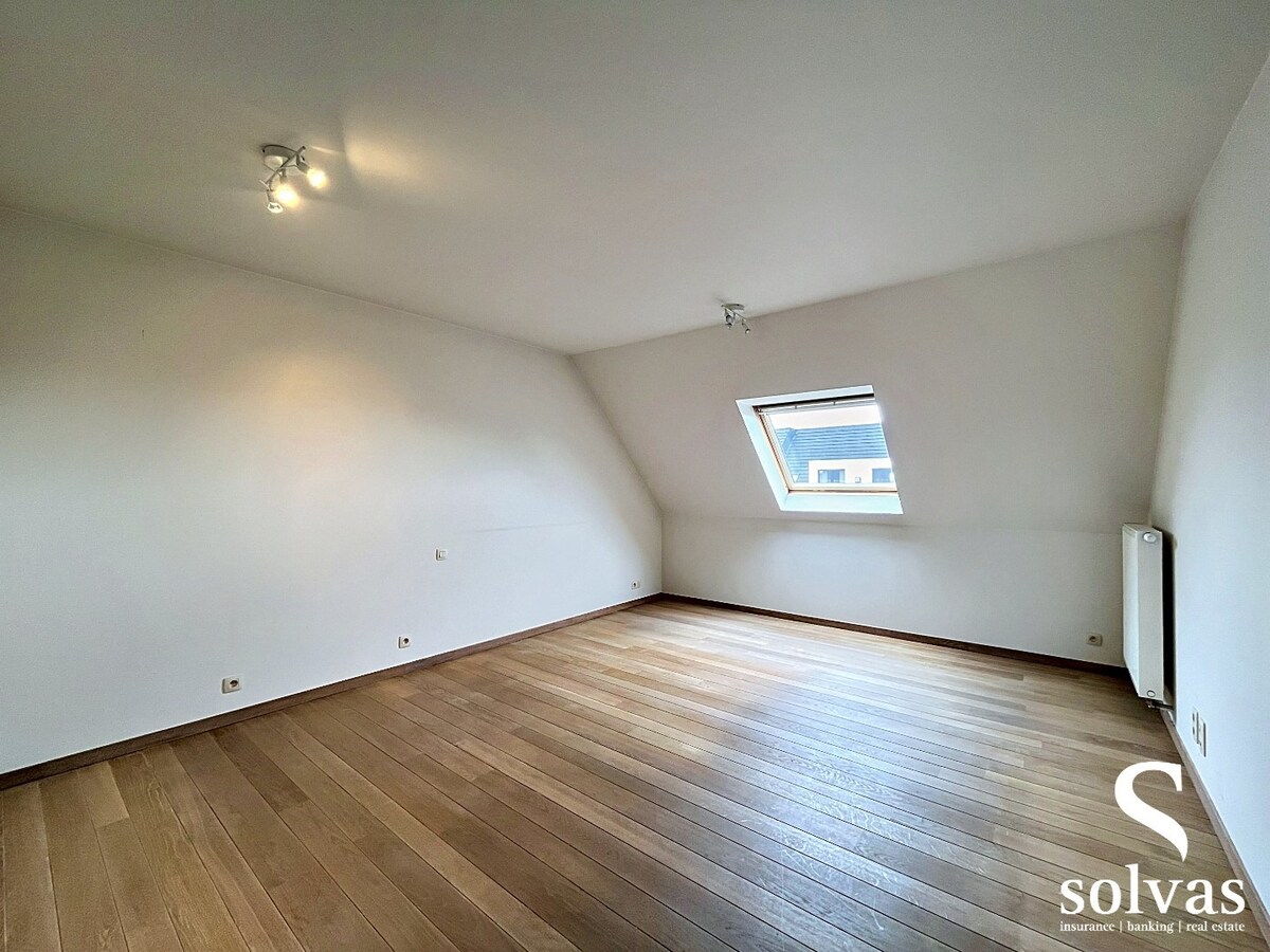 Zéér mooi en ruim appartement te huur in centrum Waarschoot 