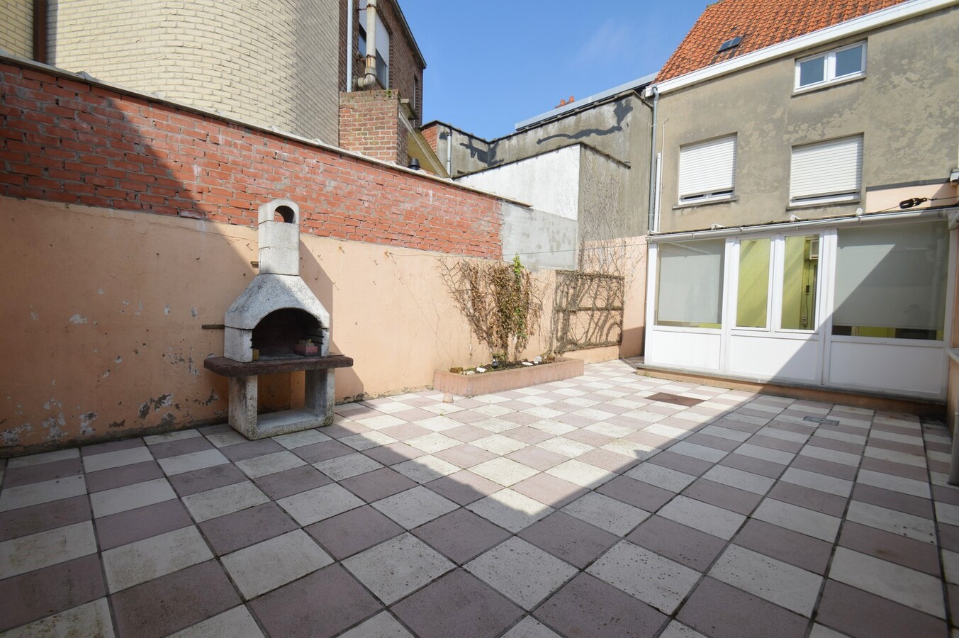 Zeer ruime gezinswoning met terras en garage - Heist 