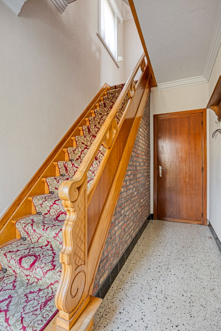 Te renoveren woning met 4 slpk. in het centrum van Geel-Winkelomheide 