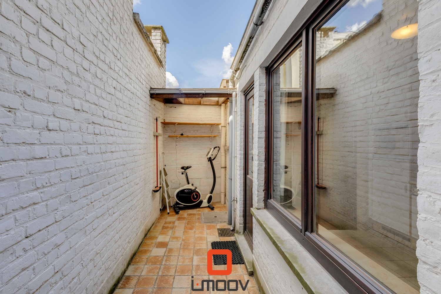 Ruime 4-slaapkamer woning in bruisend Gentbrugge 