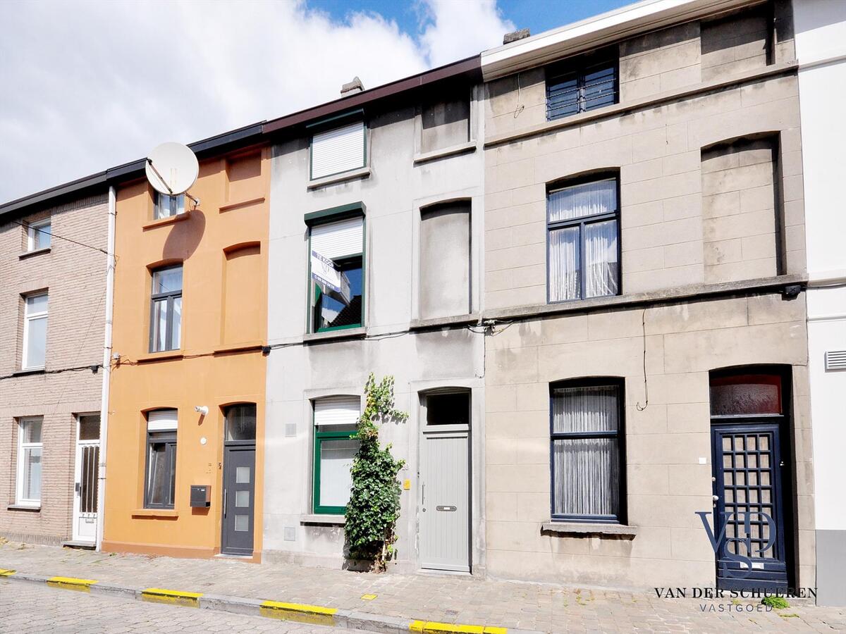 Hippe woning  op amper 350 m van het  UZ !   TOPPER !! 