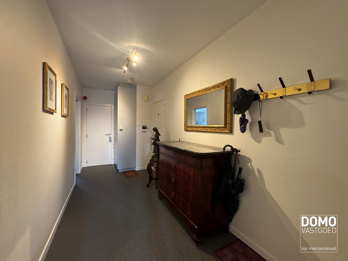Ruim appartement van 121 m² met drie slaapkamers, twee terrassen en privatieve garagebox op toplocatie in Hasselt 