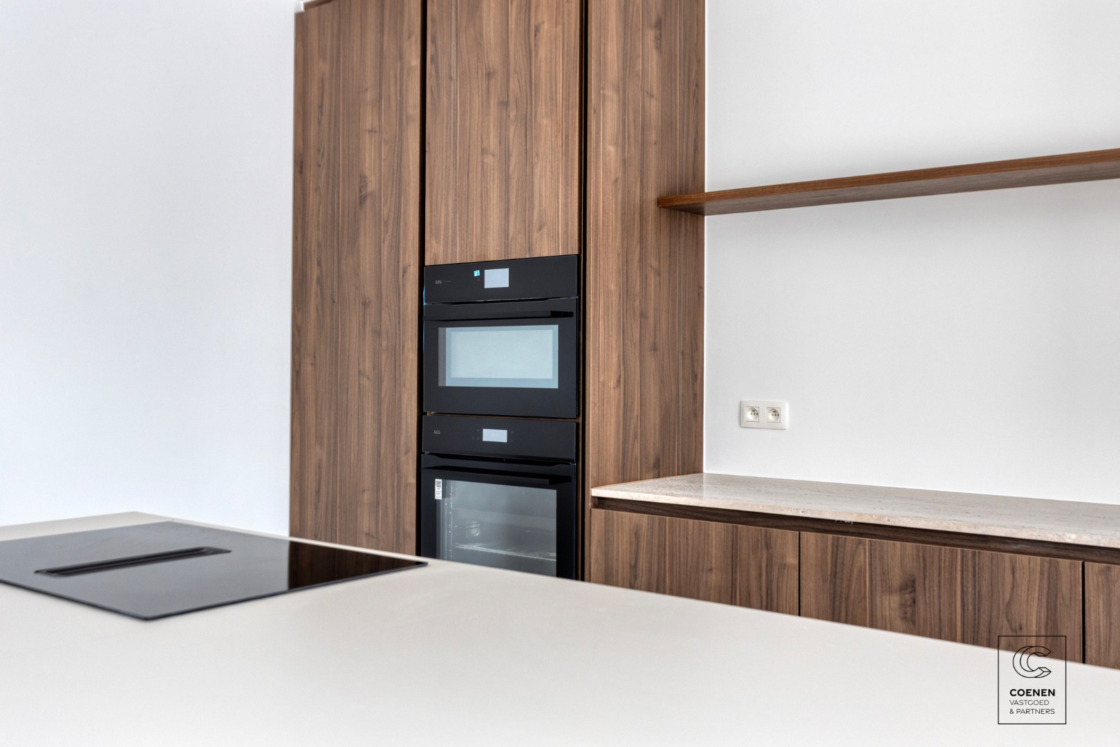 Prachtig gerenoveerde woning met 4 slpk, 2 badkamer en riante tuin op een toplocatie te Rijmenam! 