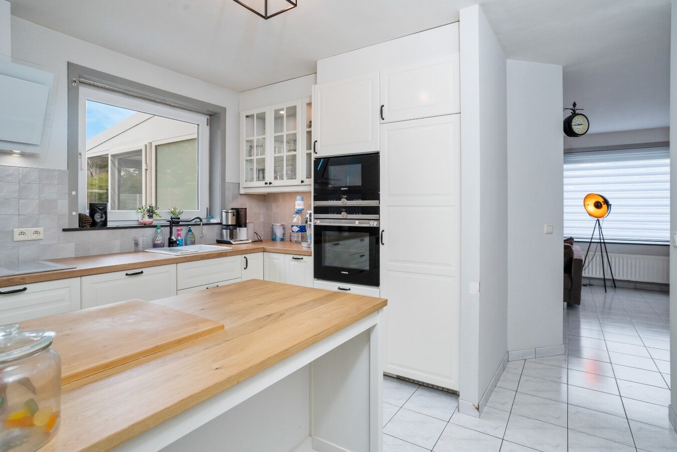 Centraal gelegen, halfopen woning op perceel 624m² 