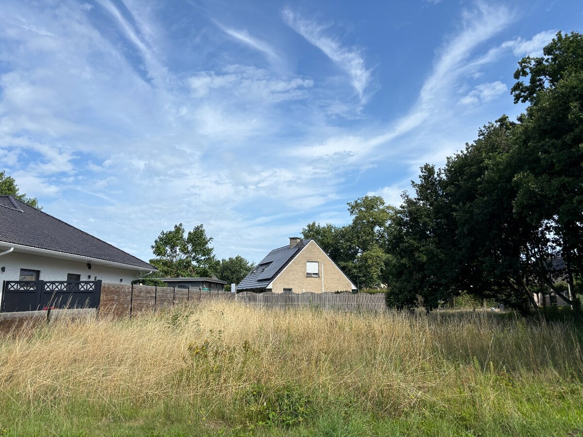 Hoekperceel van 962 m² te Malle 