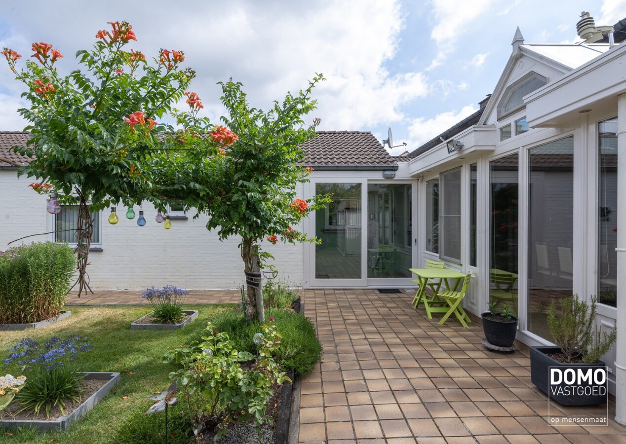 RUSTIG GELEGEN, RUIME WONING MET 4 SLAAPKAMERS, TUIN &amp; AANGRENZENDE STUDIO MET ENERGIELABEL D GELEGEN IN ALKEN 