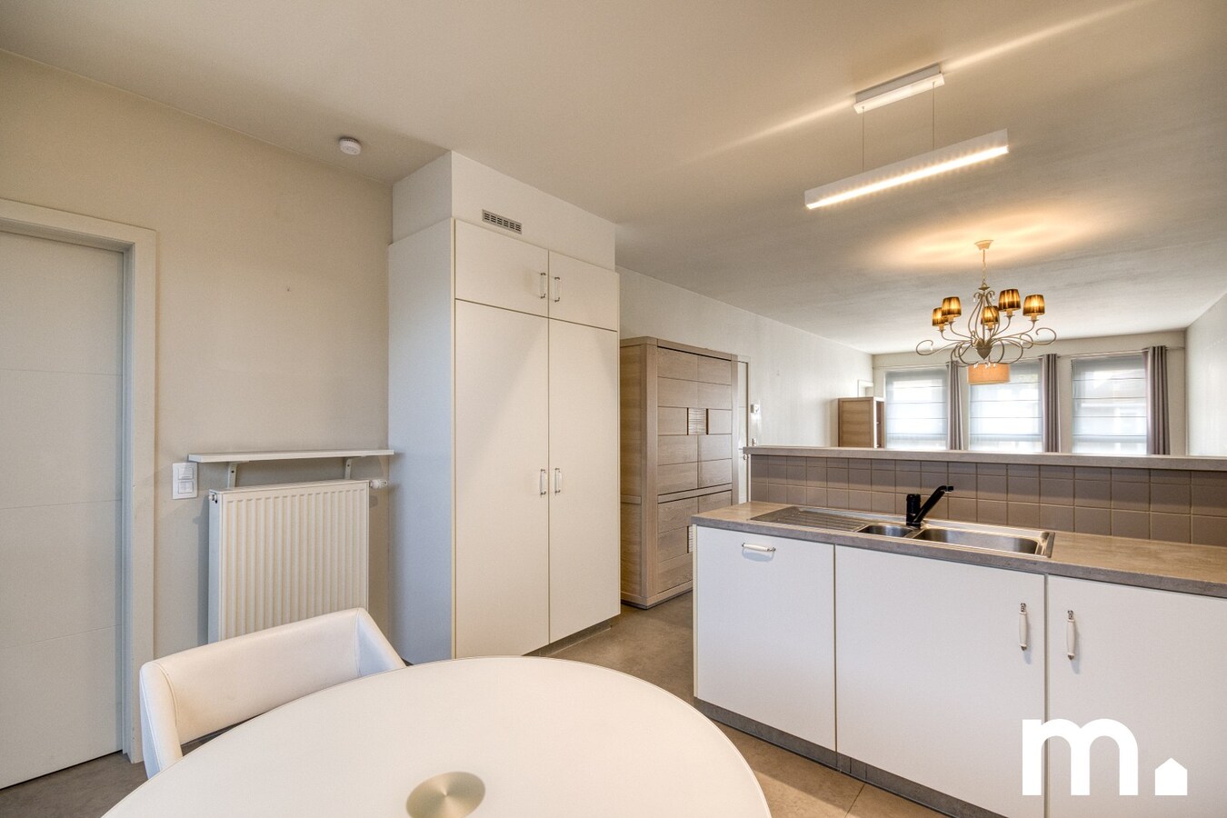 Instapklaar gelijkvloers appartement met garage te koop in Geluwe ! 