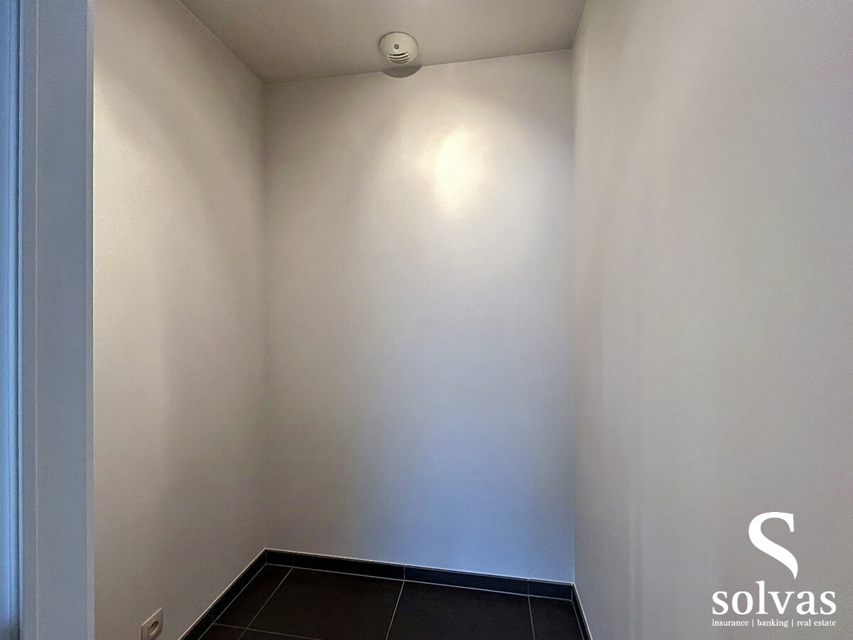 Zéér mooi en ruim appartement te huur in centrum Waarschoot 