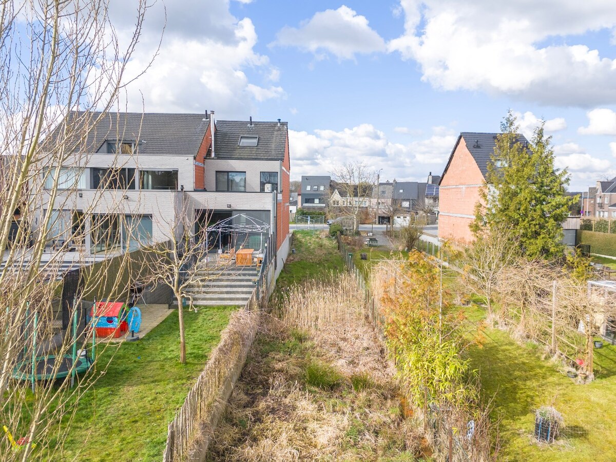 Strategisch gelegen bouwgrond voor gesloten bebouwing te Lede 