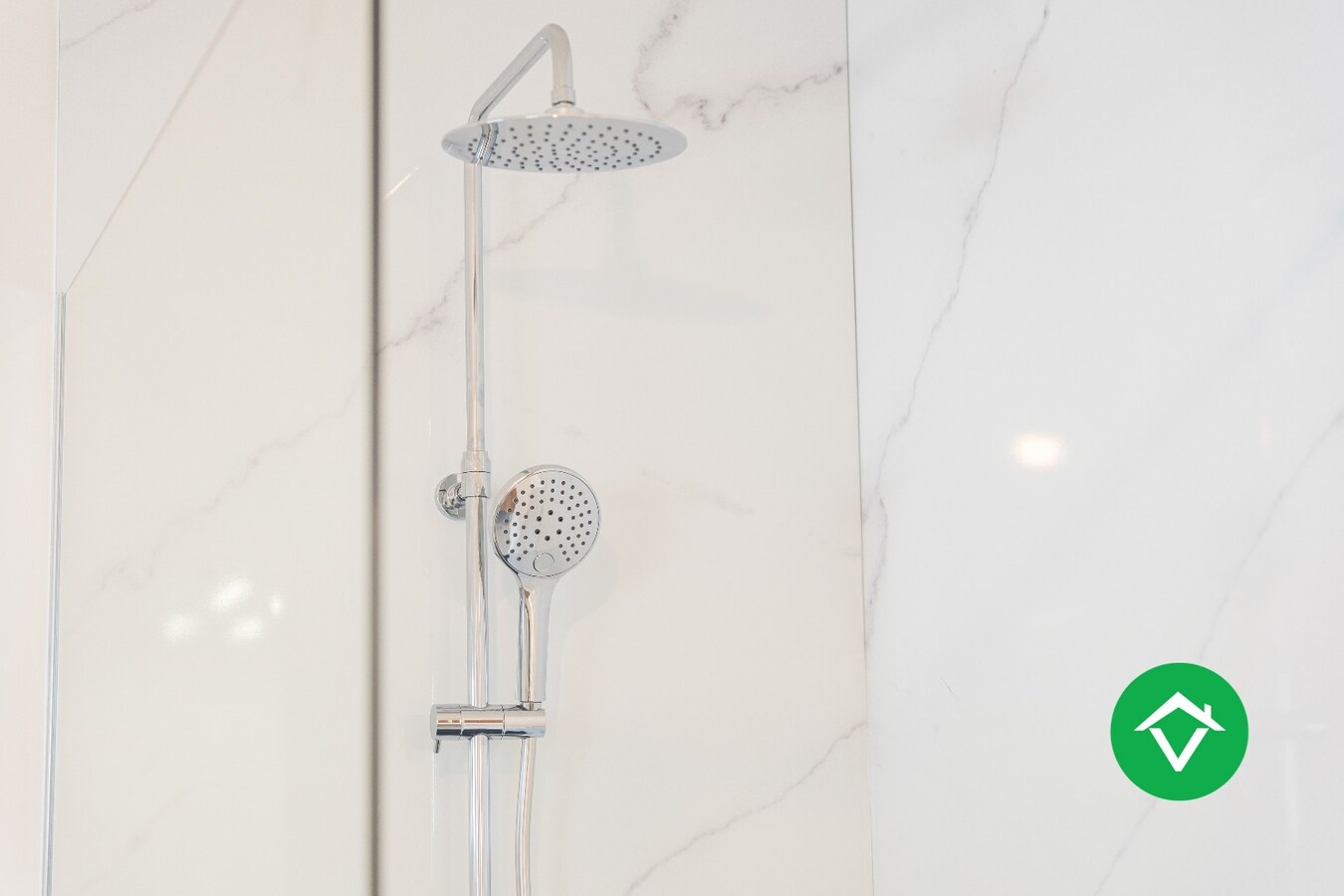 Volledig gerenoveerde woning (EPB B) met garage op topligging te Eernegem 